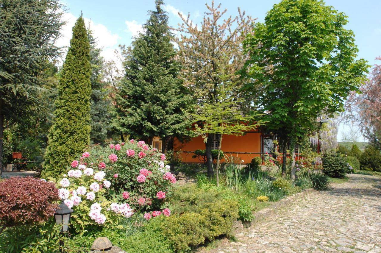 Garten Vendeghaz Eger Exterior photo